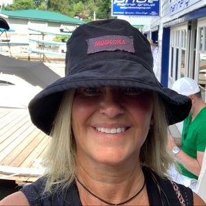 Meet your Posher, Carm